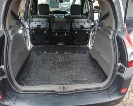 Серый Рено Сценик II, объемом двигателя 1.6 л и пробегом 305 тыс. км за 4300 $, фото 11 на Automoto.ua