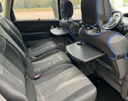 Рено Сценік II 2005 у Житомирі на Automoto.ua Сірий Рено Сценік II, об'ємом двигуна 1.9 л та пробігом 270 тис. км за 4300 $, фото 6 на Automoto.ua