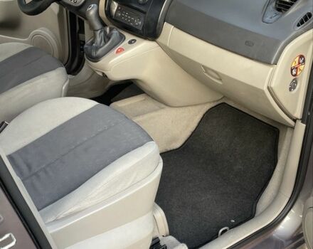 Серый Рено Сценик II, объемом двигателя 0 л и пробегом 226 тыс. км за 4899 $, фото 4 на Automoto.ua