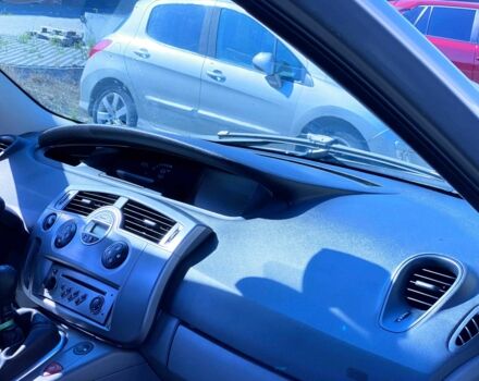 Серый Рено Сценик II, объемом двигателя 1.6 л и пробегом 140 тыс. км за 6000 $, фото 6 на Automoto.ua