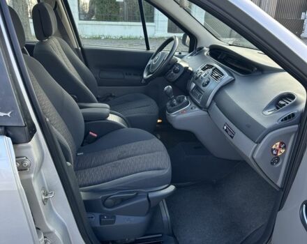 Серый Рено Сценик II, объемом двигателя 1.6 л и пробегом 265 тыс. км за 4500 $, фото 15 на Automoto.ua