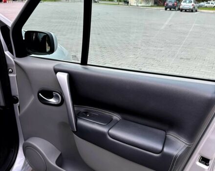 Серый Рено Сценик II, объемом двигателя 1.6 л и пробегом 172 тыс. км за 5350 $, фото 9 на Automoto.ua