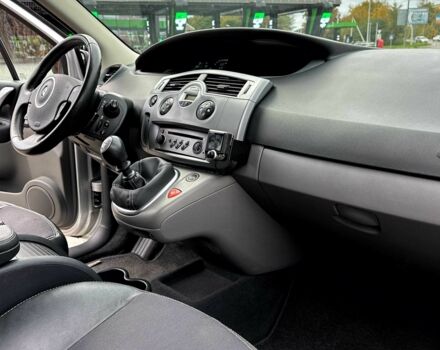 Серый Рено Сценик II, объемом двигателя 1.6 л и пробегом 172 тыс. км за 5350 $, фото 13 на Automoto.ua