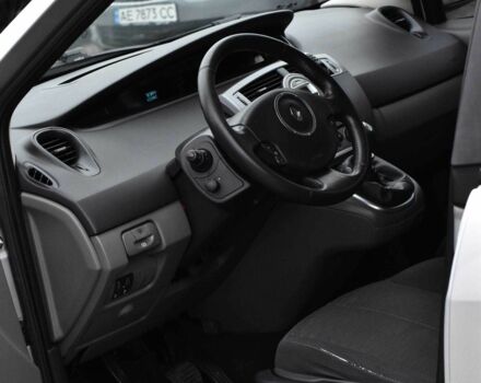 Серый Рено Сценик II, объемом двигателя 1.5 л и пробегом 303 тыс. км за 5500 $, фото 7 на Automoto.ua