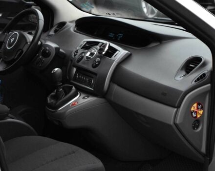 Серый Рено Сценик II, объемом двигателя 1.5 л и пробегом 303 тыс. км за 5500 $, фото 12 на Automoto.ua