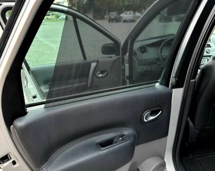 Серый Рено Сценик II, объемом двигателя 1.6 л и пробегом 172 тыс. км за 5350 $, фото 17 на Automoto.ua