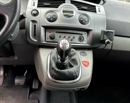 Серый Рено Сценик II, объемом двигателя 1.6 л и пробегом 172 тыс. км за 5350 $, фото 12 на Automoto.ua