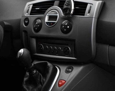 Серый Рено Сценик II, объемом двигателя 1.5 л и пробегом 303 тыс. км за 5500 $, фото 14 на Automoto.ua