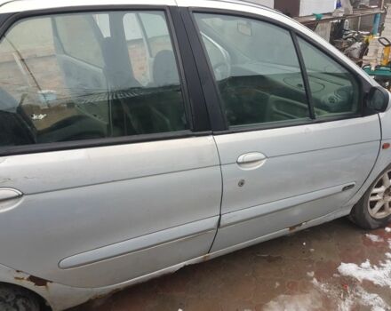 Серый Рено Сценик II, объемом двигателя 1 л и пробегом 1000 тыс. км за 1800 $, фото 4 на Automoto.ua