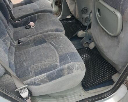 Серый Рено Сценик II, объемом двигателя 1 л и пробегом 1000 тыс. км за 1800 $, фото 5 на Automoto.ua