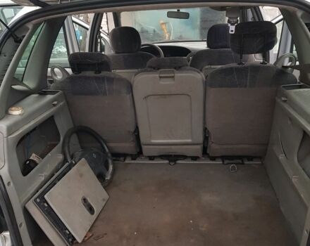 Серый Рено Сценик II, объемом двигателя 1 л и пробегом 1000 тыс. км за 1800 $, фото 7 на Automoto.ua