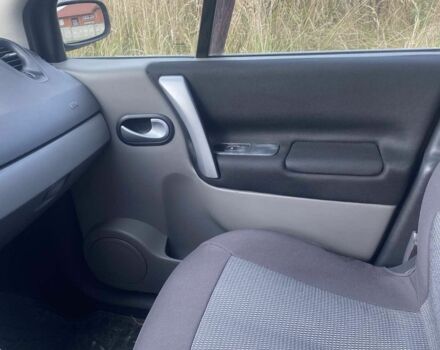 Серый Рено Сценик II, объемом двигателя 1.6 л и пробегом 230 тыс. км за 5000 $, фото 11 на Automoto.ua