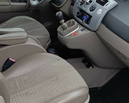 Сірий Рено Сценік II, об'ємом двигуна 2 л та пробігом 155 тис. км за 4600 $, фото 6 на Automoto.ua