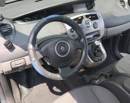 Серый Рено Сценик II, объемом двигателя 1.5 л и пробегом 300 тыс. км за 4200 $, фото 5 на Automoto.ua