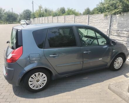 Серый Рено Сценик II, объемом двигателя 1.5 л и пробегом 300 тыс. км за 4200 $, фото 2 на Automoto.ua