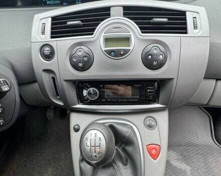 Серый Рено Сценик II, объемом двигателя 1.6 л и пробегом 187 тыс. км за 5499 $, фото 14 на Automoto.ua