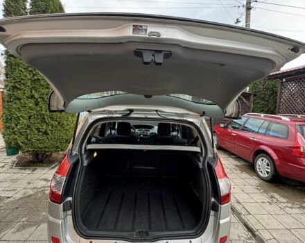 Серый Рено Сценик II, объемом двигателя 1.6 л и пробегом 189 тыс. км за 4999 $, фото 4 на Automoto.ua