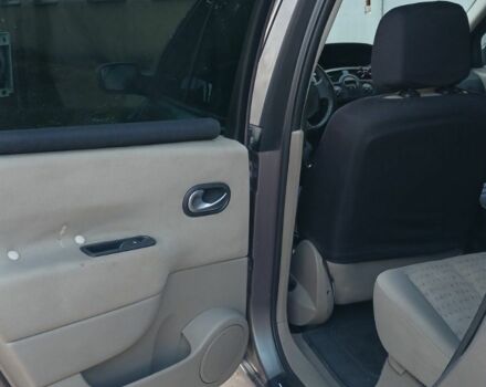 Серый Рено Сценик II, объемом двигателя 1.9 л и пробегом 305 тыс. км за 5200 $, фото 4 на Automoto.ua