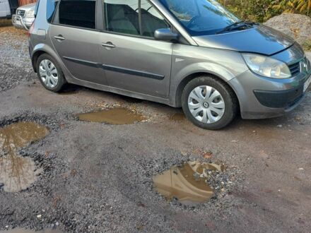 Рено Сценик II 2003 в Калиновке на Automoto.ua Серый Рено Сценик II, объемом двигателя 1.9 л и пробегом 295 тыс. км за 2700 $, фото 1 на Automoto.ua