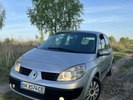 Рено Сценик II 2004 в Ровно на Automoto.ua Серый Рено Сценик II, объемом двигателя 1.5 л и пробегом 272 тыс. км за 3799 $, фото 1 на Automoto.ua