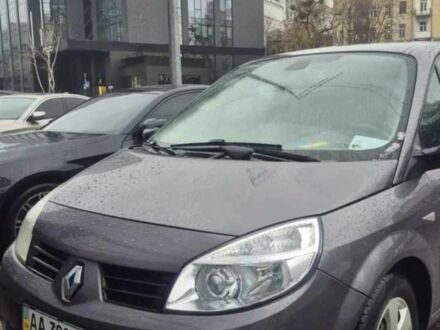 Рено Сценік II 2004 у Києві на Automoto.ua Сірий Рено Сценік II, об'ємом двигуна 0 л та пробігом 140 тис. км за 5000 $, фото 1 на Automoto.ua