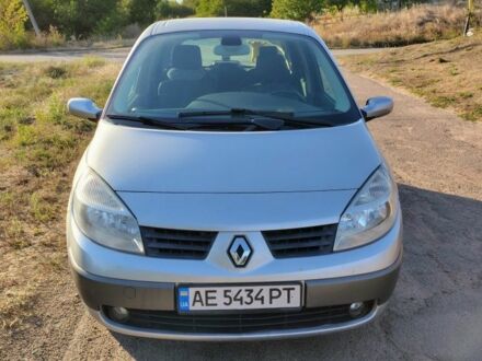 Рено Сценік II 2005 у Кам'янське (Дніпродзержинськ) на Automoto.ua Сірий Рено Сценік II, об'ємом двигуна 1.6 л та пробігом 240 тис. км за 5150 $, фото 1 на Automoto.ua