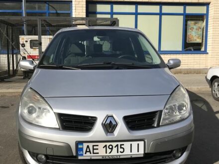 Рено Сценик II 2008 в Днепре (Днепропетровске) на Automoto.ua Серый Рено Сценик II, объемом двигателя 1.5 л и пробегом 285 тыс. км за 5600 $, фото 1 на Automoto.ua