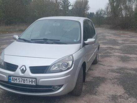 Рено Сценік II 2008 у Коростене на Automoto.ua Сірий Рено Сценік II, об'ємом двигуна 1.6 л та пробігом 199 тис. км за 4900 $, фото 1 на Automoto.ua