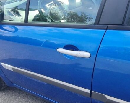 Рено Сценік II 2005 у Буче на Automoto.ua Синій Рено Сценік II, об'ємом двигуна 2 л та пробігом 262 тис. км за 4800 $, фото 3 на Automoto.ua