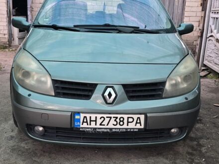 Рено Сценик II 2004 в Павлограде на Automoto.ua Зеленый Рено Сценик II, объемом двигателя 2 л и пробегом 190 тыс. км за 4500 $, фото 1 на Automoto.ua