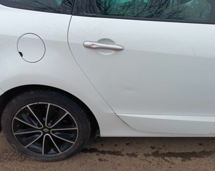 Белый Рено Сценик III, объемом двигателя 1.5 л и пробегом 288 тыс. км за 5800 $, фото 12 на Automoto.ua