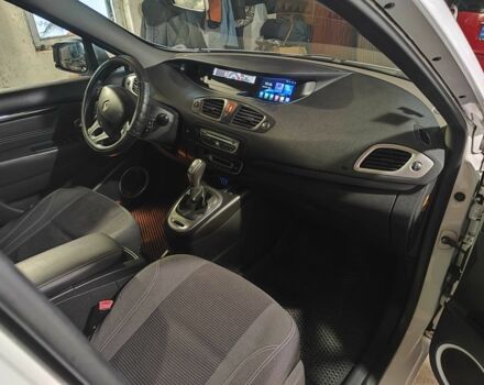 Белый Рено Сценик III, объемом двигателя 1.5 л и пробегом 350 тыс. км за 7700 $, фото 17 на Automoto.ua