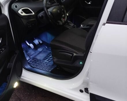 Белый Рено Сценик III, объемом двигателя 1.5 л и пробегом 312 тыс. км за 5900 $, фото 5 на Automoto.ua
