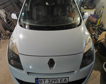Белый Рено Сценик III, объемом двигателя 1.5 л и пробегом 350 тыс. км за 7700 $, фото 20 на Automoto.ua