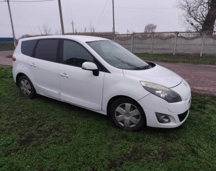 Білий Рено Сценік III, об'ємом двигуна 1.6 л та пробігом 260 тис. км за 7100 $, фото 5 на Automoto.ua