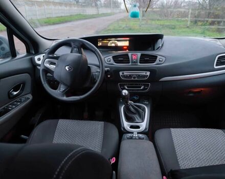 Білий Рено Сценік III, об'ємом двигуна 1.6 л та пробігом 260 тис. км за 7100 $, фото 10 на Automoto.ua