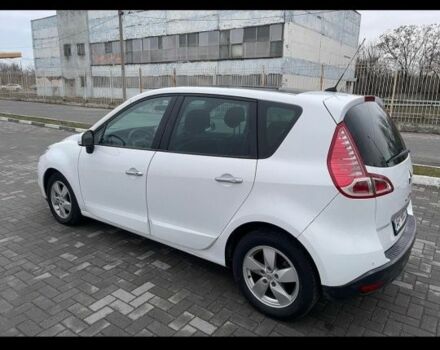 Белый Рено Сценик III, объемом двигателя 1.6 л и пробегом 212 тыс. км за 7500 $, фото 1 на Automoto.ua