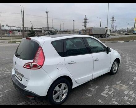 Белый Рено Сценик III, объемом двигателя 1.6 л и пробегом 212 тыс. км за 7500 $, фото 2 на Automoto.ua