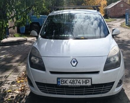 Белый Рено Сценик III, объемом двигателя 1.5 л и пробегом 249 тыс. км за 6700 $, фото 4 на Automoto.ua