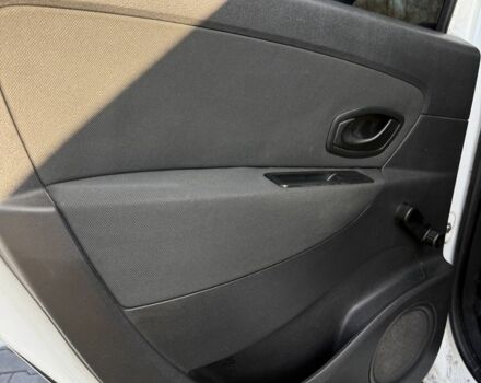 Белый Рено Сценик III, объемом двигателя 1.5 л и пробегом 390 тыс. км за 4900 $, фото 4 на Automoto.ua