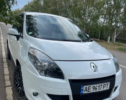 Білий Рено Сценік III, об'ємом двигуна 1.5 л та пробігом 280 тис. км за 7700 $, фото 2 на Automoto.ua