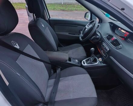 Білий Рено Сценік III, об'ємом двигуна 1.6 л та пробігом 260 тис. км за 7100 $, фото 6 на Automoto.ua