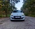 Белый Рено Сценик III, объемом двигателя 1.6 л и пробегом 303 тыс. км за 6750 $, фото 1 на Automoto.ua