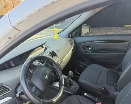 Белый Рено Сценик III, объемом двигателя 1.5 л и пробегом 390 тыс. км за 4900 $, фото 12 на Automoto.ua