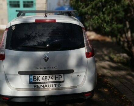 Белый Рено Сценик III, объемом двигателя 1.5 л и пробегом 249 тыс. км за 6700 $, фото 3 на Automoto.ua