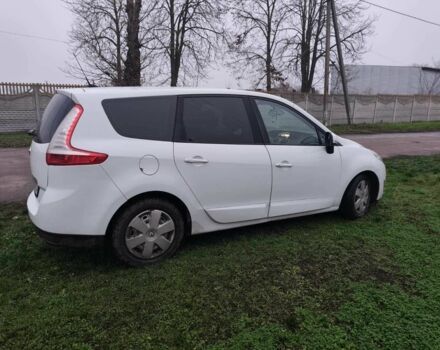 Білий Рено Сценік III, об'ємом двигуна 1.6 л та пробігом 260 тис. км за 7100 $, фото 4 на Automoto.ua