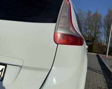 Белый Рено Сценик III, объемом двигателя 1.5 л и пробегом 390 тыс. км за 4900 $, фото 8 на Automoto.ua