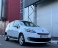Белый Рено Сценик III, объемом двигателя 1.6 л и пробегом 153 тыс. км за 7800 $, фото 1 на Automoto.ua