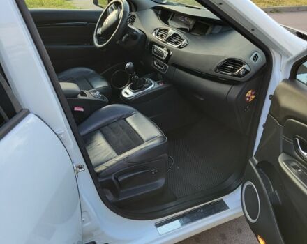 Белый Рено Сценик III, объемом двигателя 1.6 л и пробегом 262 тыс. км за 9300 $, фото 1 на Automoto.ua