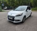 Білий Рено Сценік III, об'ємом двигуна 2 л та пробігом 225 тис. км за 6717 $, фото 1 на Automoto.ua